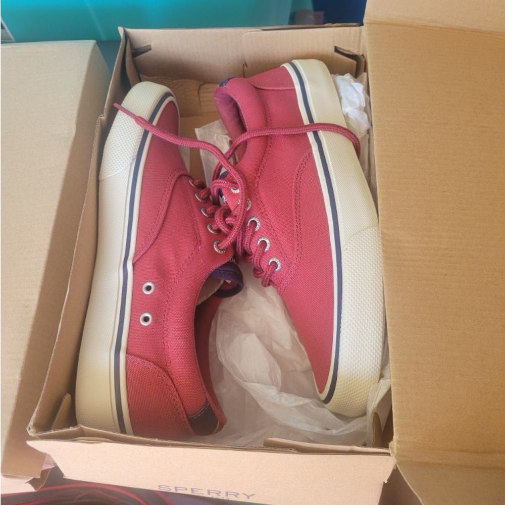 Women’s sperrys